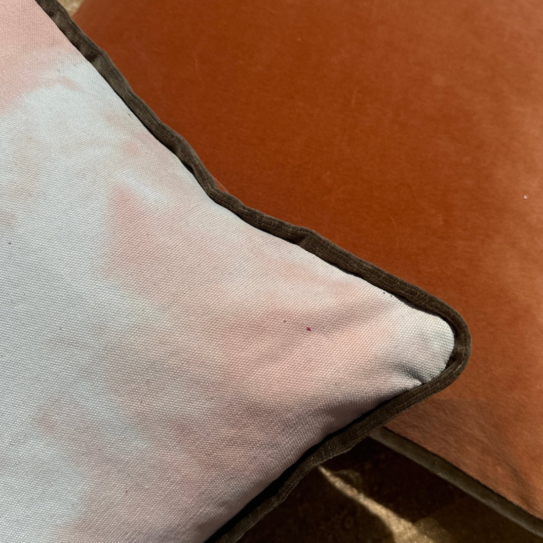 Burnt Orange Velvet & Peach & Grey Tie-Dye Colorblocked Pillow Set - Monte Visión