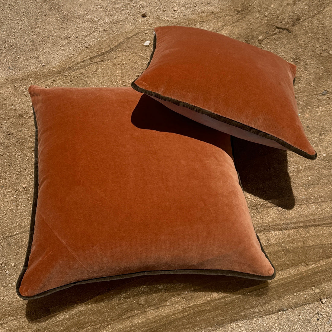 Burnt Orange Velvet & Peach & Grey Tie-Dye Colorblocked Pillow Set - Monte Visión