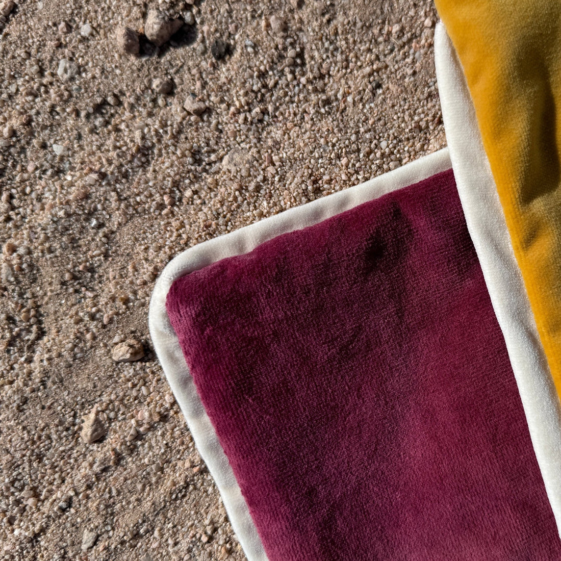 Dark Magenta & Mustard Velvet Colorblocked Throw Pillow Set - Monte Visión