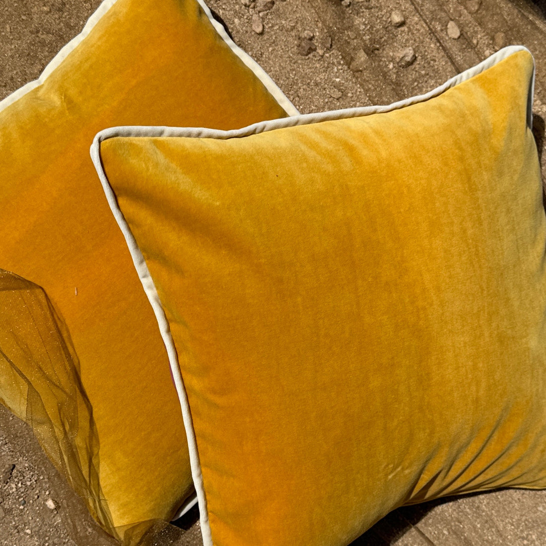 Dark Magenta & Mustard Velvet Colorblocked Throw Pillow Set - Monte Visión