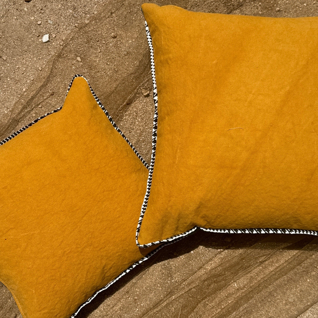 Mustand & Dark Teal Canvas Colorblocked Throw Pillow Set - Monte Visión