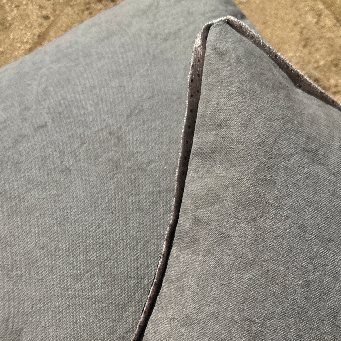 Navy Velvet & Seal Grey Canvas Colorblocked Throw Pillow Set - Monte Visión