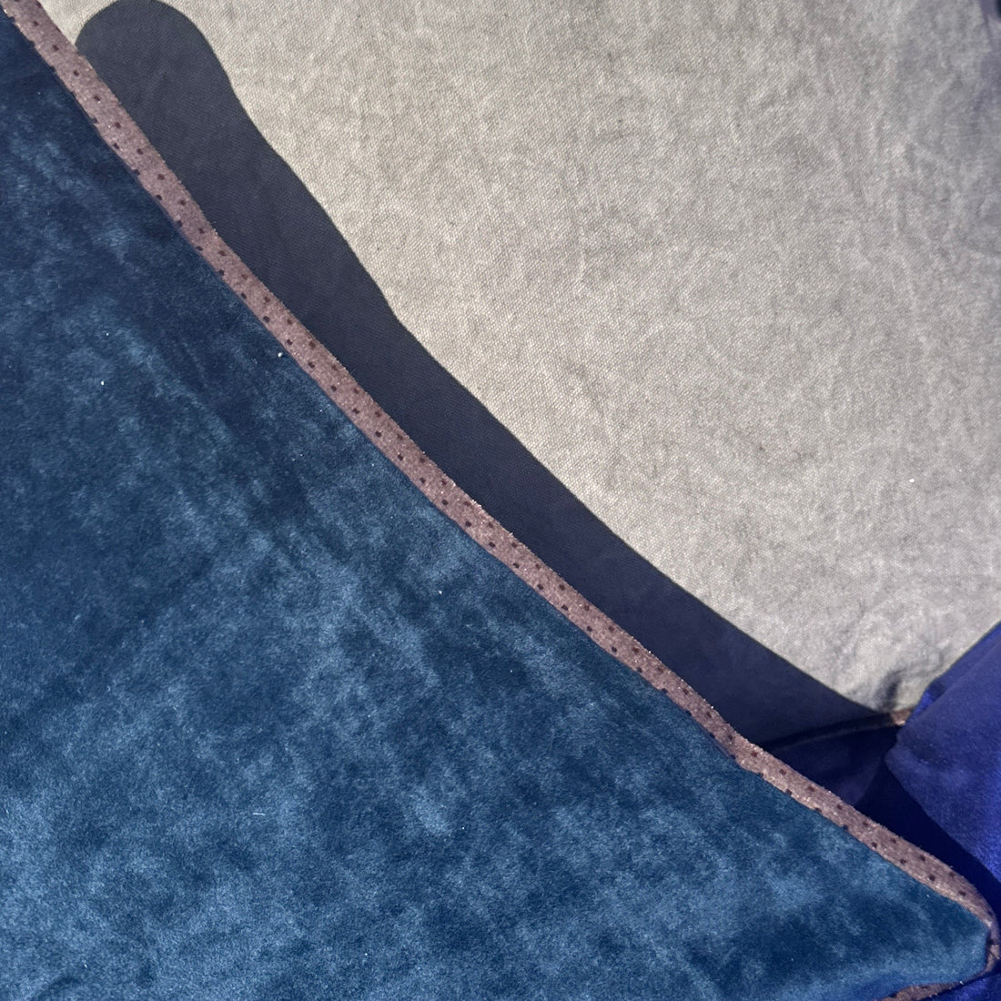 Navy Velvet & Seal Grey Canvas Colorblocked Throw Pillow Set - Monte Visión