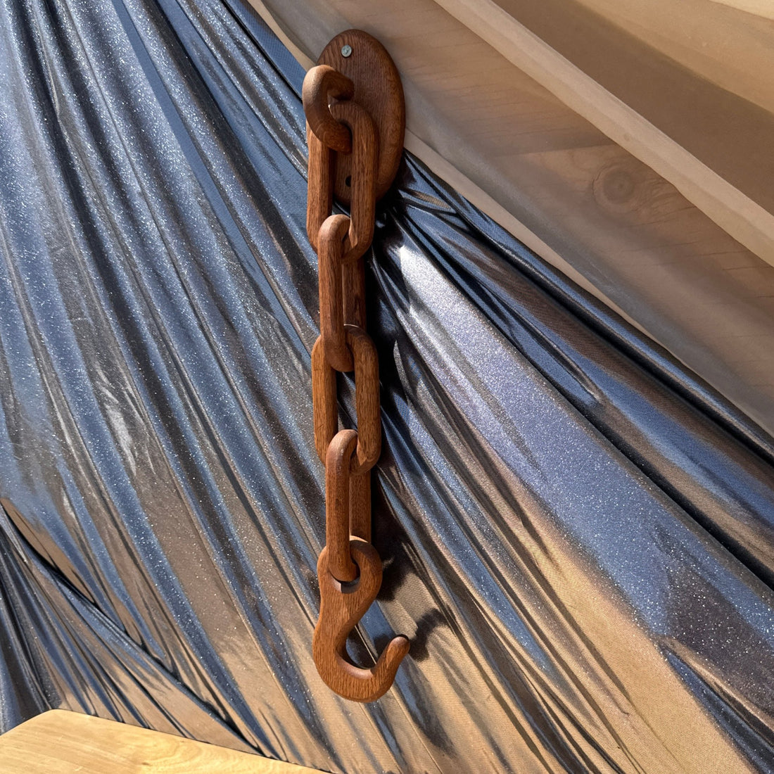 Vintage Carved Wood Chain & Hook - Monte Visión