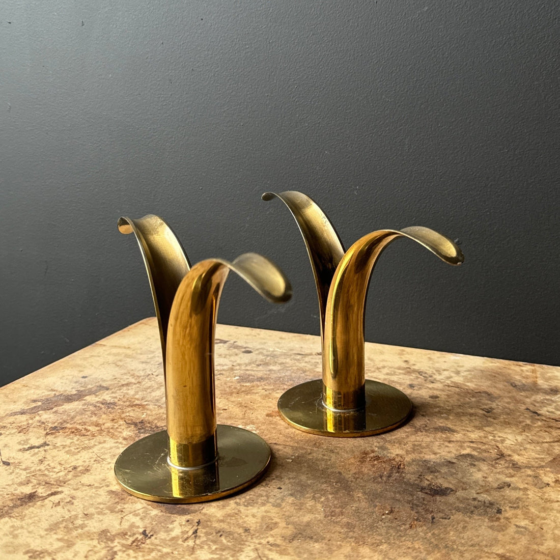 1950s Ivar Åhlenius Björk Ystad Metall Liljan Brass Candlesticks - Monte Visión