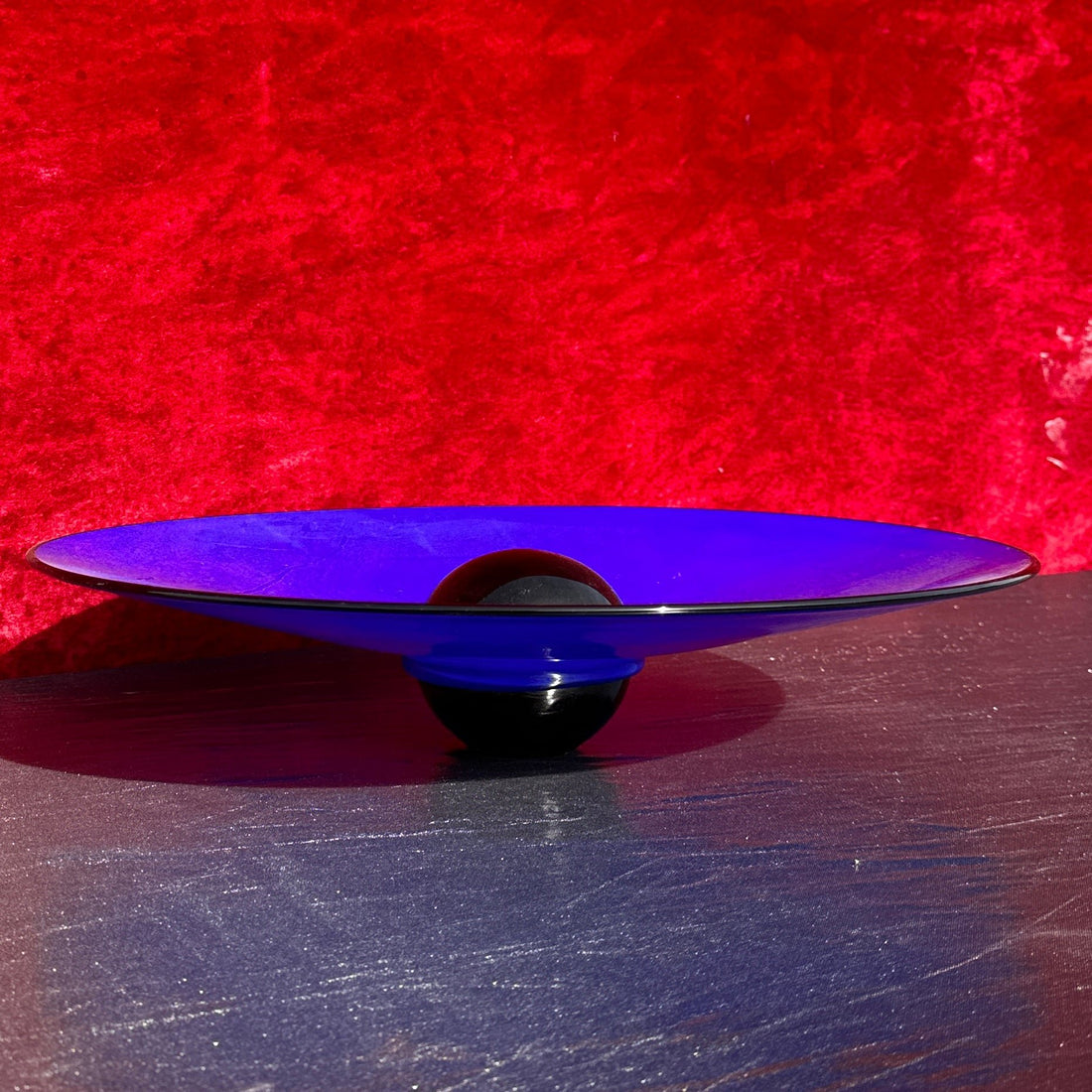 Benjamin Moore "Palla" Series Cobalt Blue & Black Glass Bowl - Monte Visión
