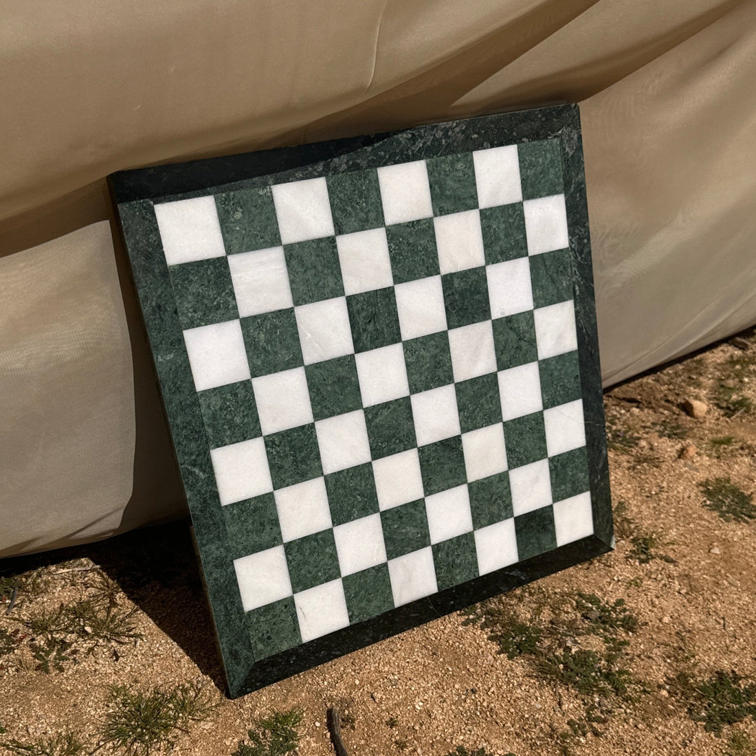 Dark Green & White Checkerboard Stone Decor - Monte Visión