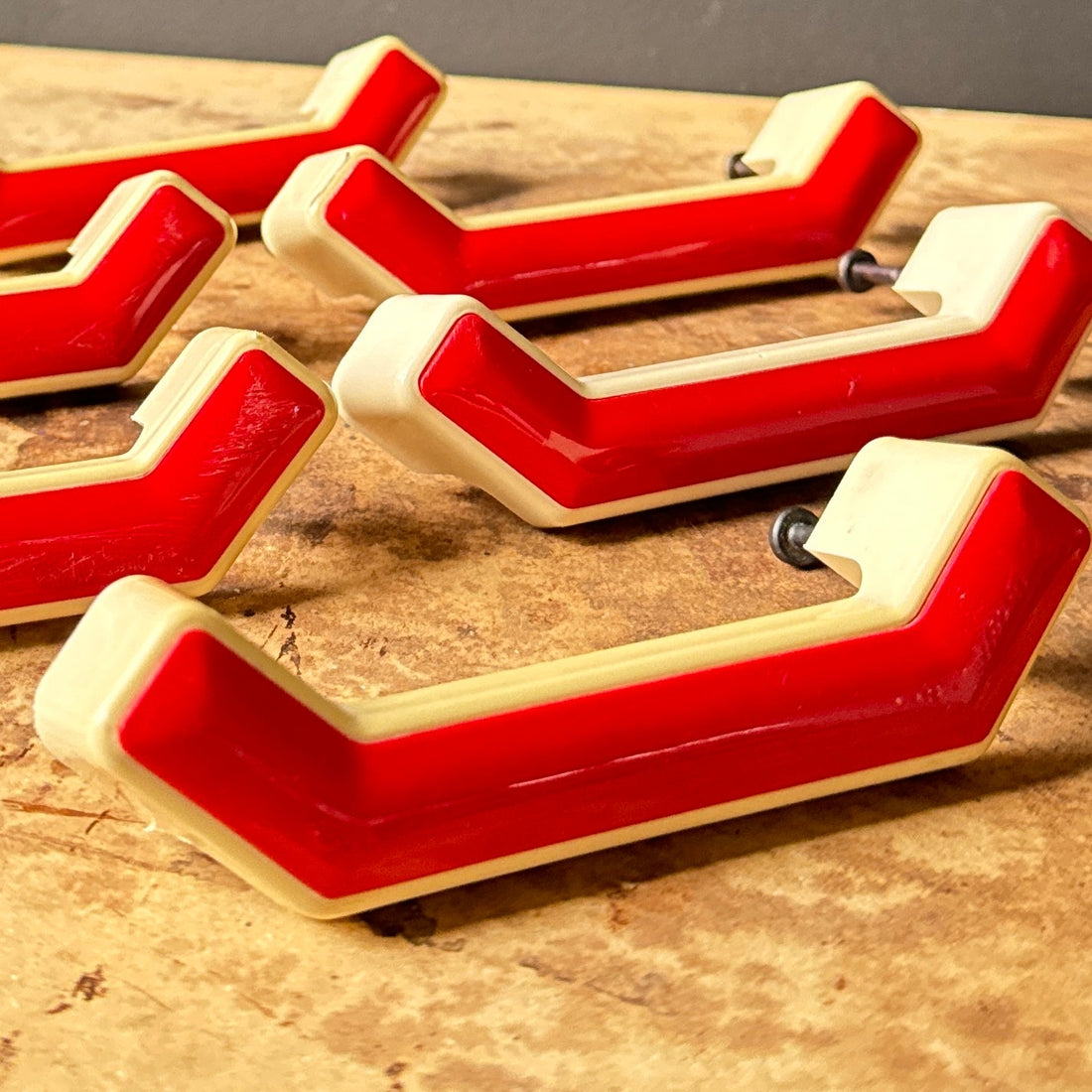 Postmodern Red & Cream Plastic Door Pulls - Monte Visión