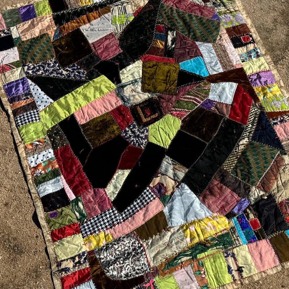 Victorian Children's Crazy Quilt - Monte Visión
