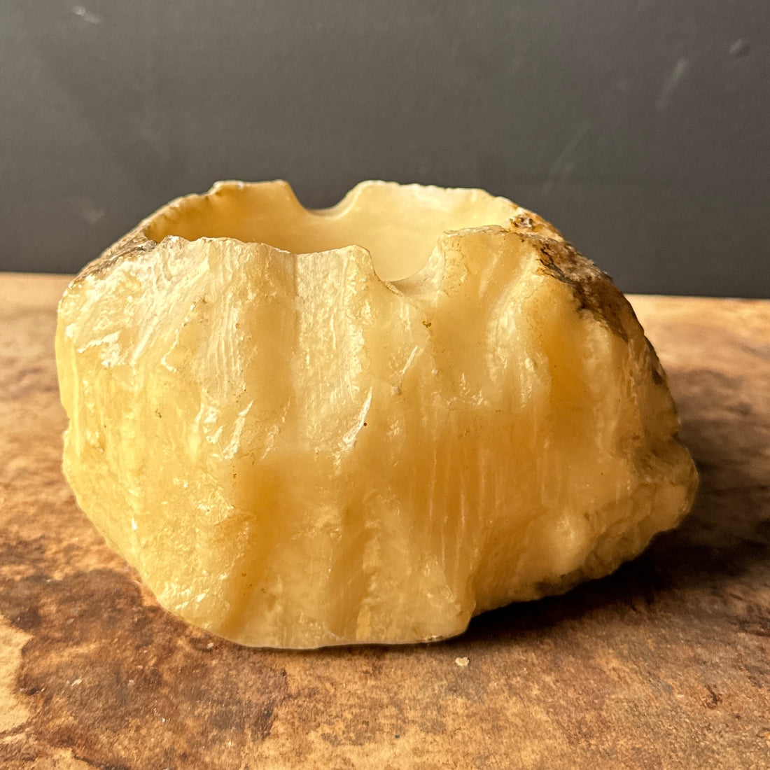 Vintage Carved Cream Brutalist Sandstone Chunk Ashtray - Monte Visión