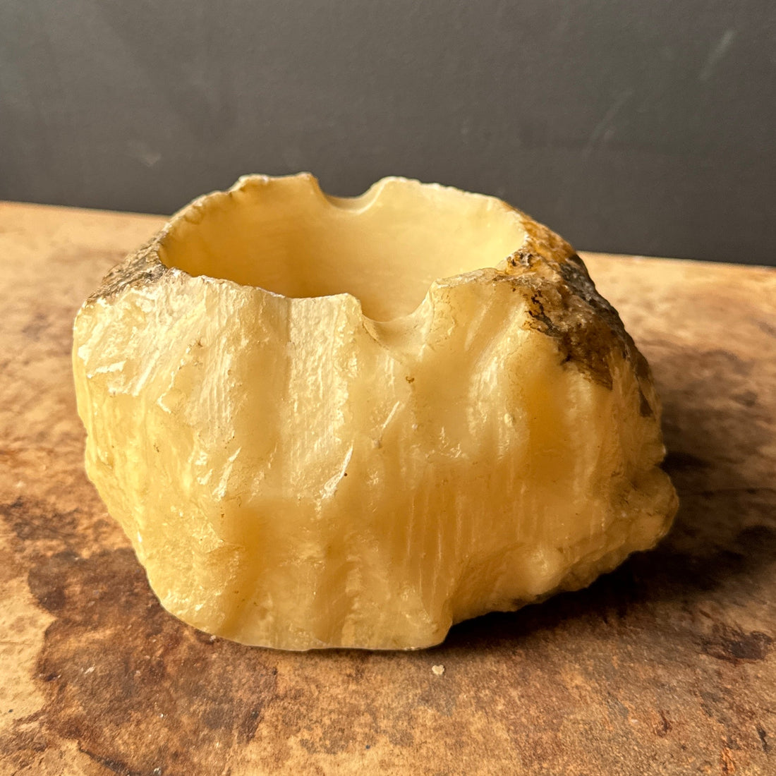 Vintage Carved Cream Brutalist Sandstone Chunk Ashtray - Monte Visión