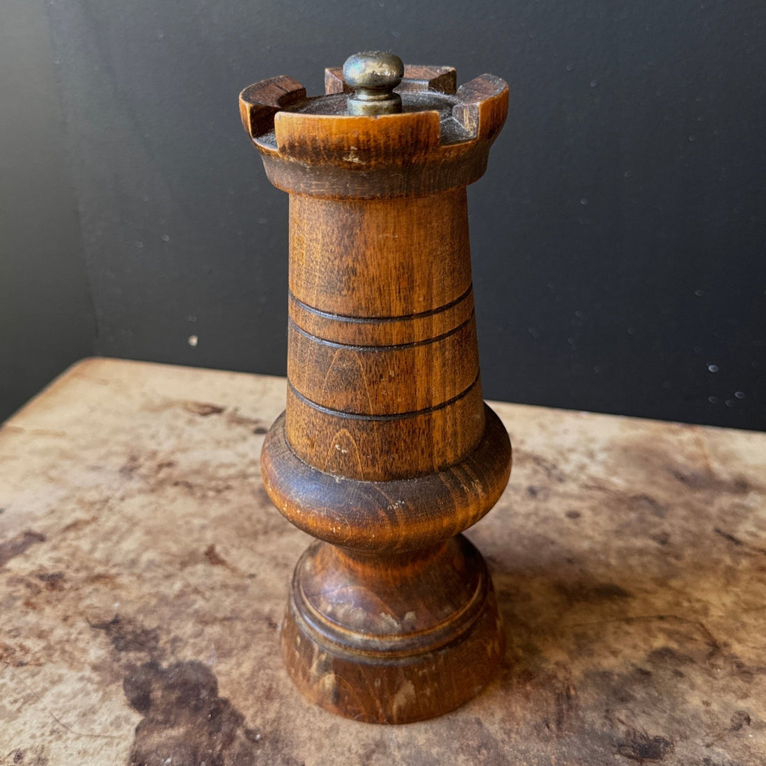 Vintage French Wood Turret Pepper Grinder - Monte Visión