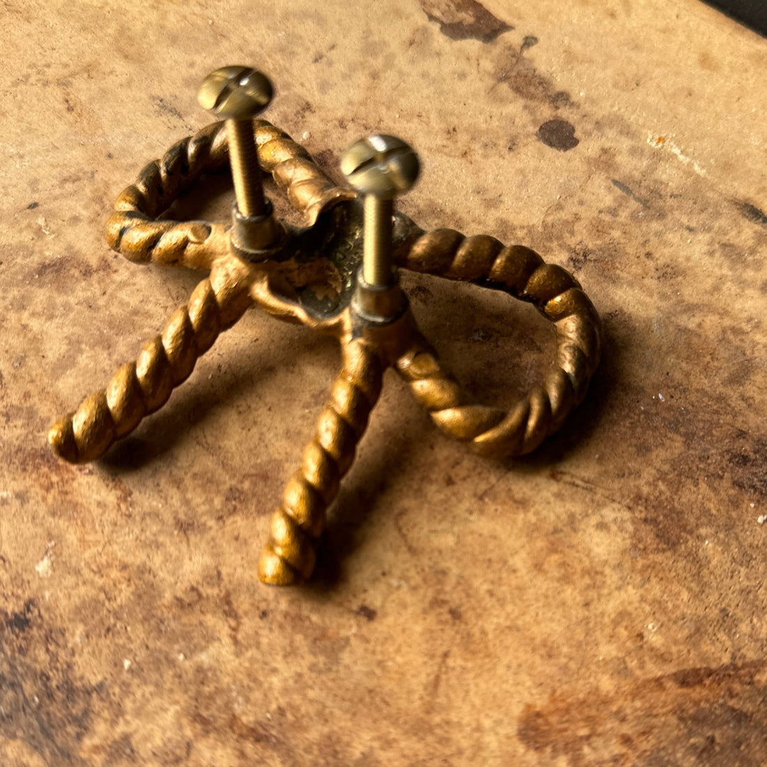 Vintage Gold-Tone Metal Rope Bow Drawer Pulls- Set of 2 - Monte Visión