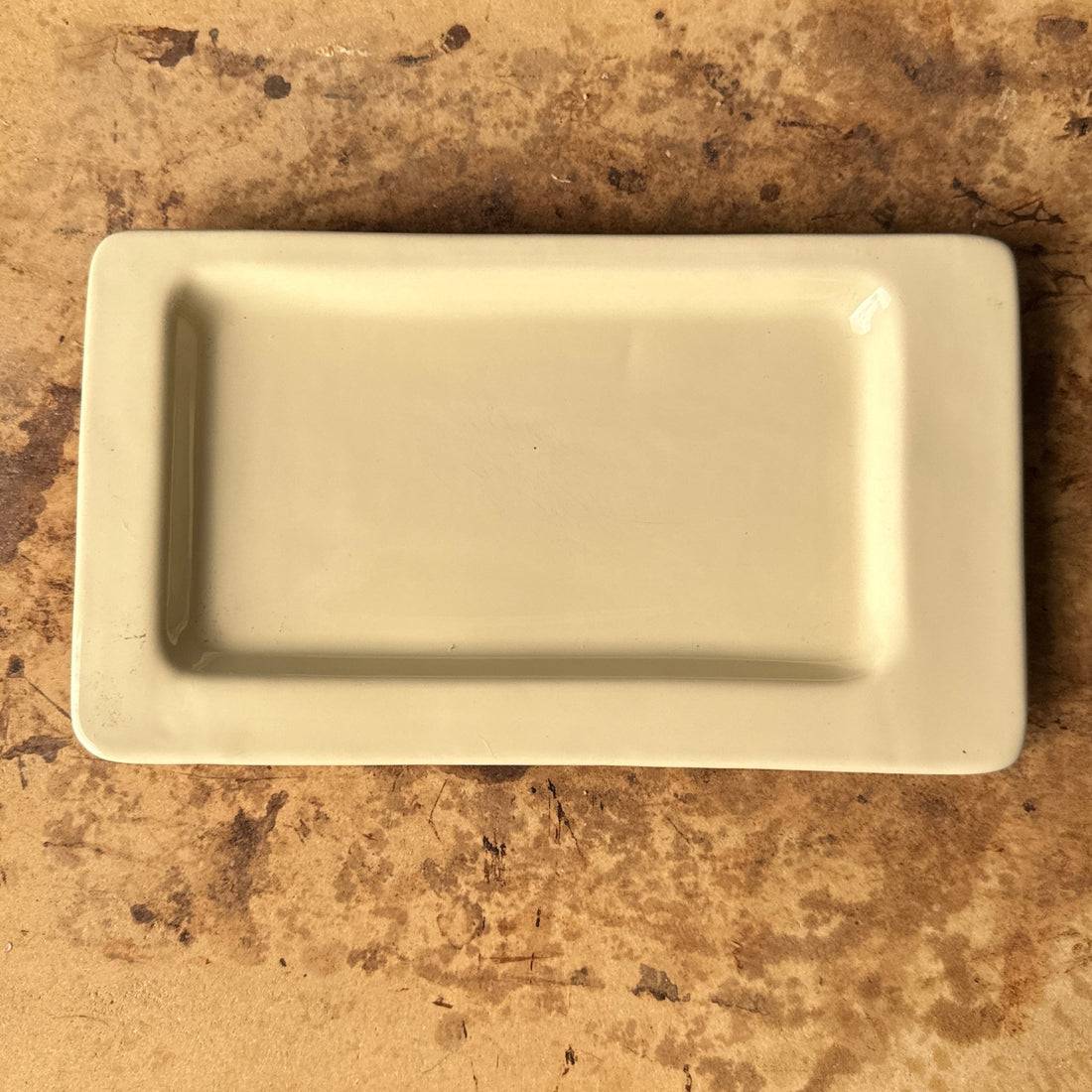 Vintage Off-White Ceramic Rolling Tray Catchall - Monte Visión