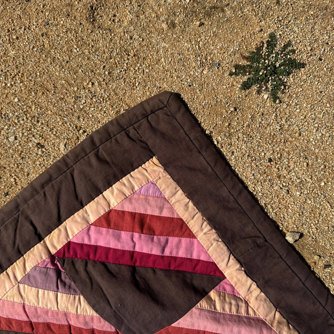 Vintage Roman Stripes Geometric Amish Crib Quilt - Monte Visión