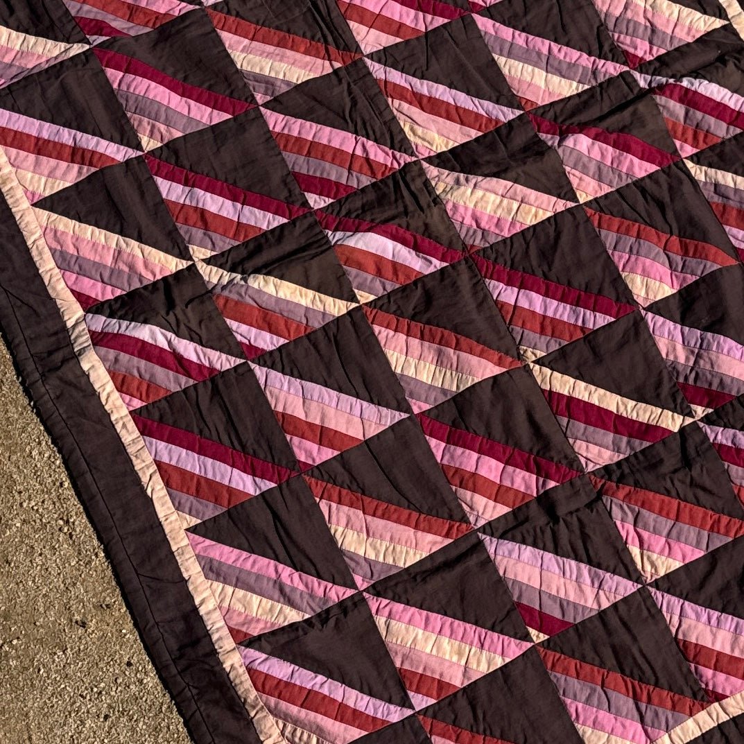 Vintage Roman Stripes Geometric Amish Crib Quilt - Monte Visión