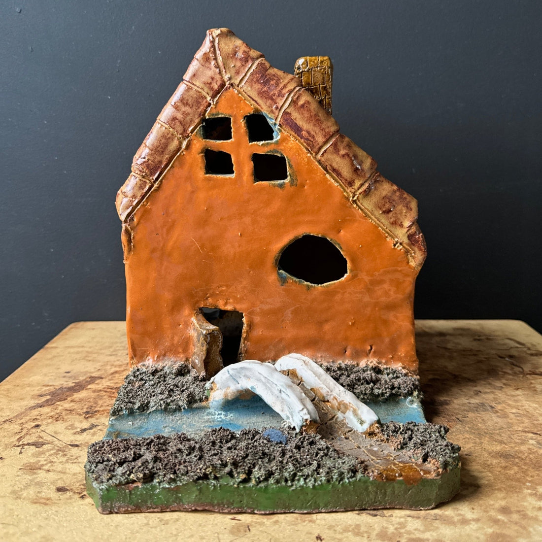 Vintage Student Pottery House - Monte Visión