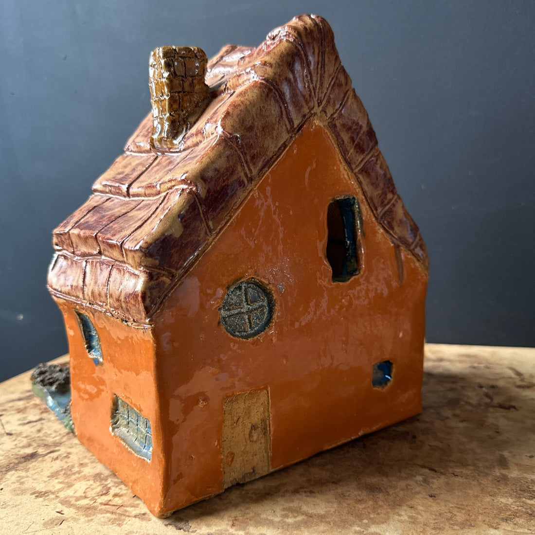 Vintage Student Pottery House - Monte Visión