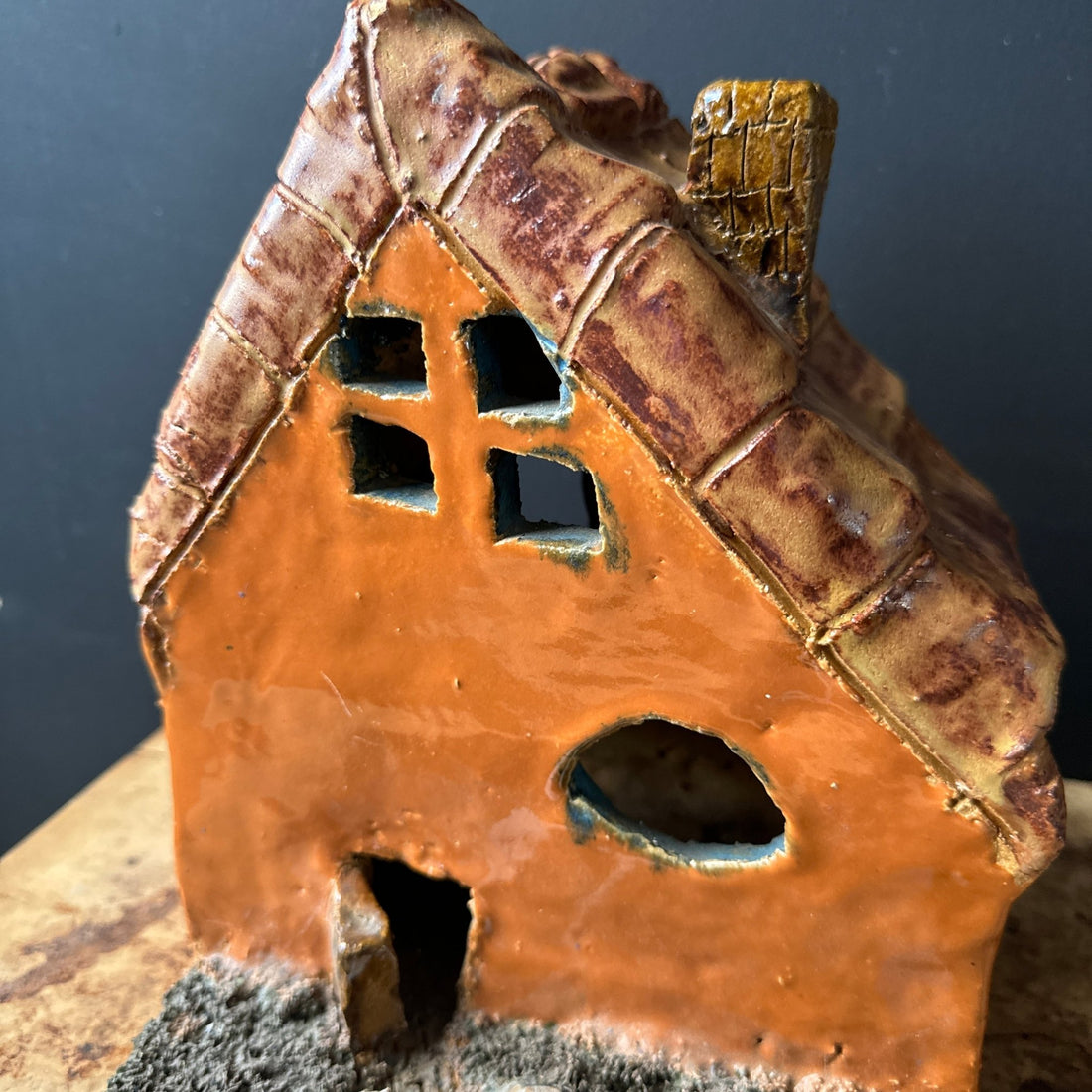 Vintage Student Pottery House - Monte Visión