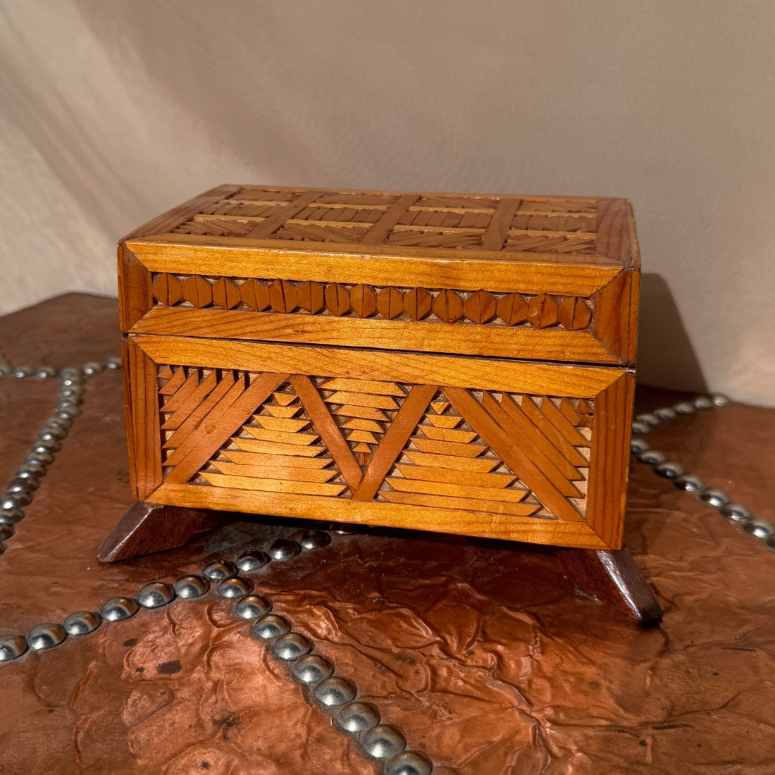 Vintage Tramp Art Lidded Box - Monte Visión