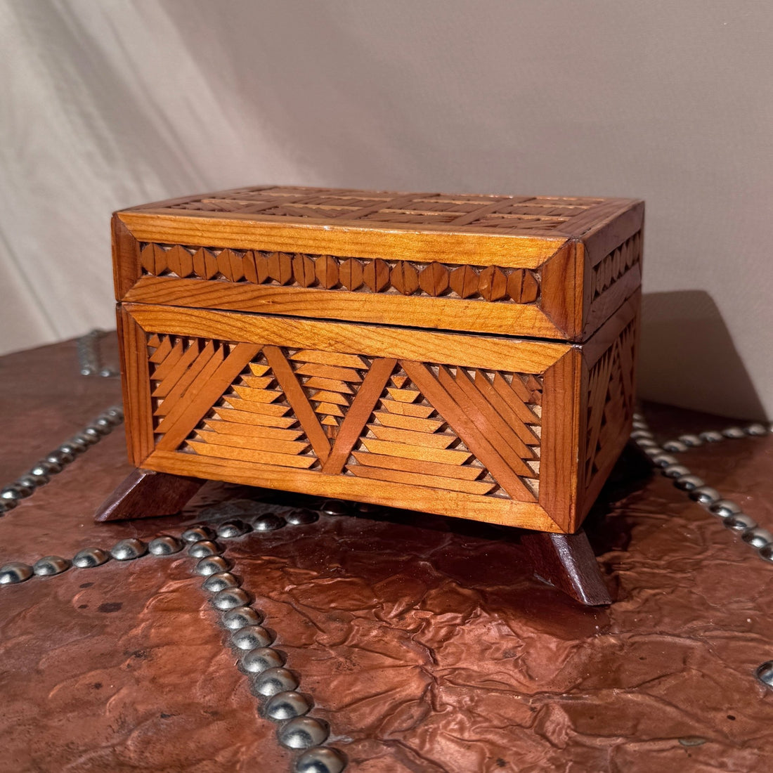 Vintage Tramp Art Lidded Box - Monte Visión