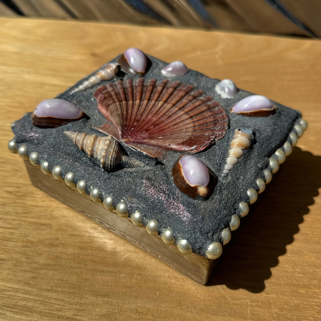 Artist-Made Shell & Pearl Hinged Trinket Box - Monte Visión