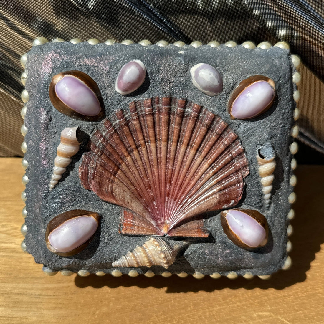 Artist-Made Shell & Pearl Hinged Trinket Box - Monte Visión