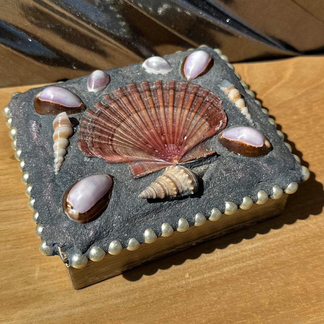 Artist-Made Shell & Pearl Hinged Trinket Box - Monte Visión