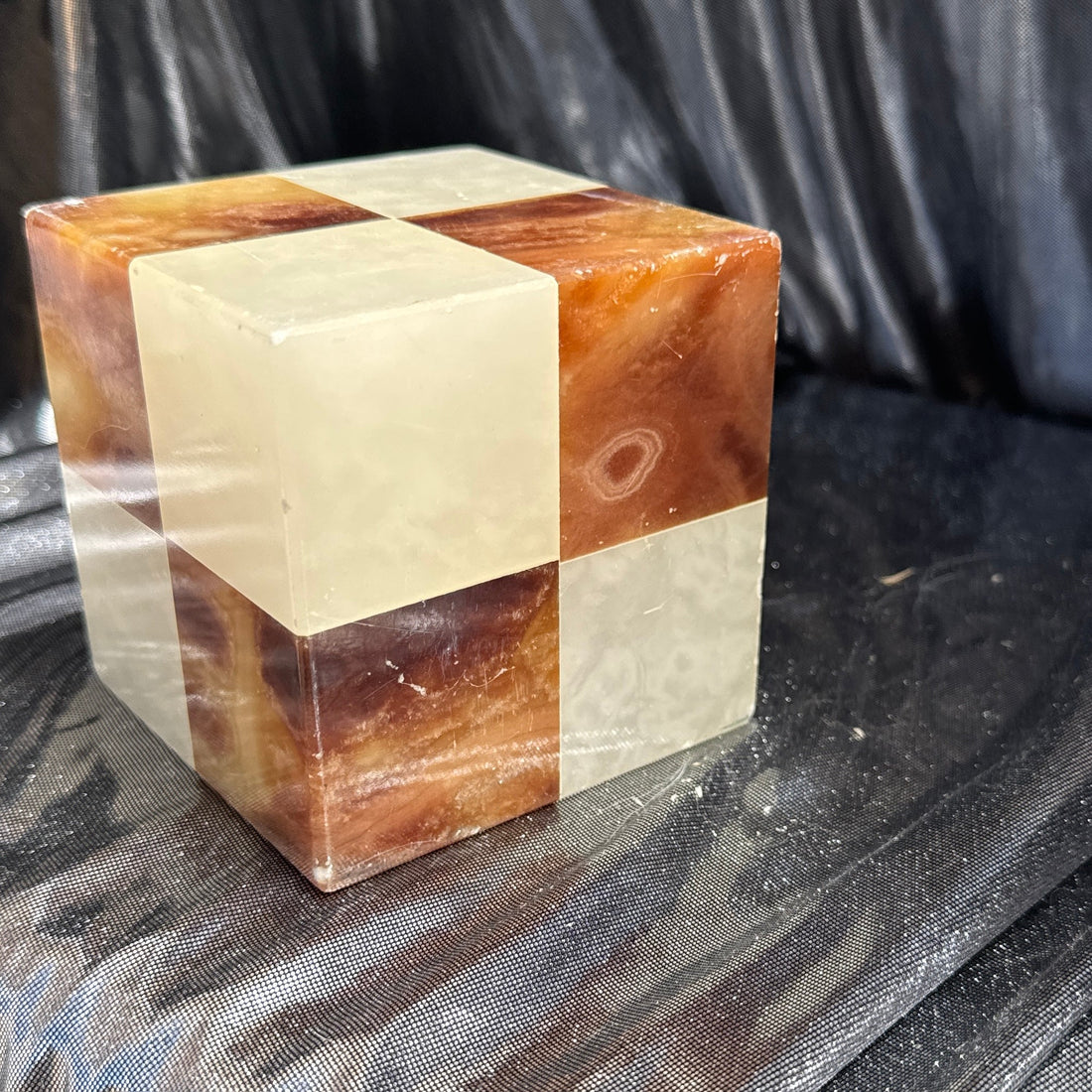 Brown & White Checkered Stone Cube - Monte Visión