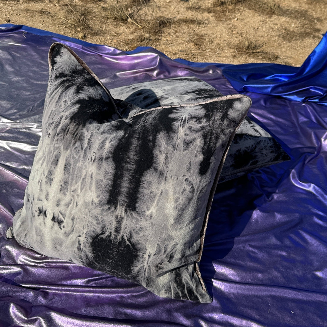 Custom Black & Grey Tie-Dye Canvas Throw Pillow Set - Monte Visión