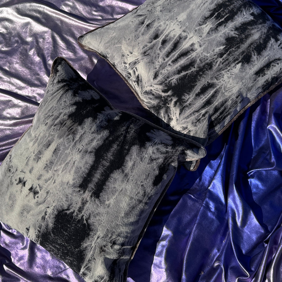 Custom Black & Grey Tie-Dye Canvas Throw Pillow Set - Monte Visión