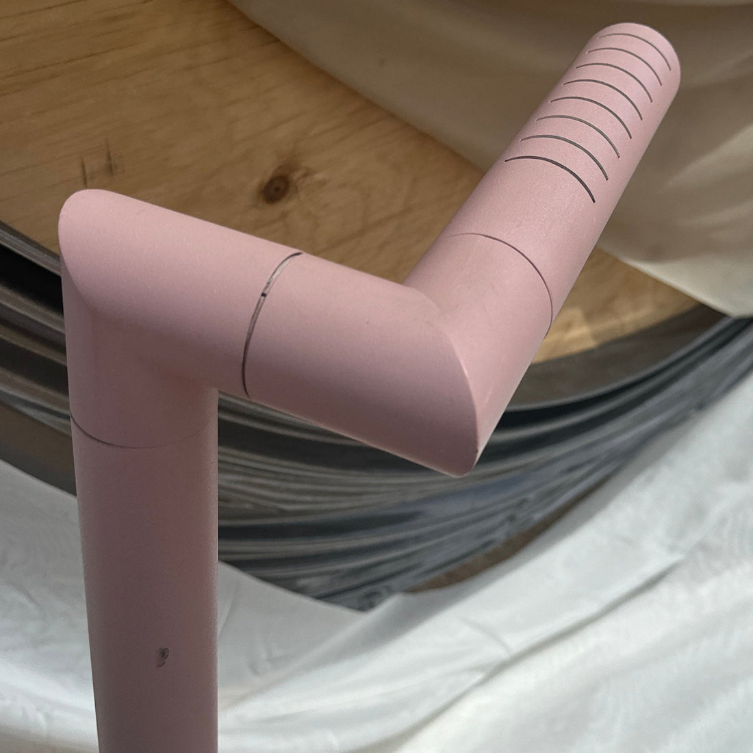 Postmodern Puce Pink Adjustable Arm Floor Lamp - Monte Visión