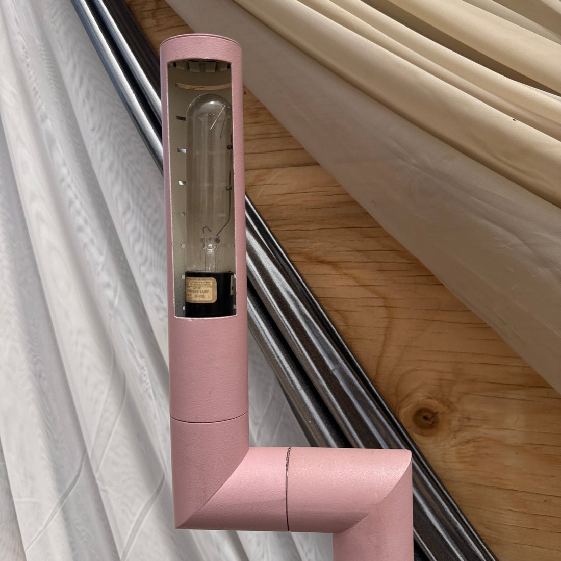 Postmodern Puce Pink Adjustable Arm Floor Lamp - Monte Visión