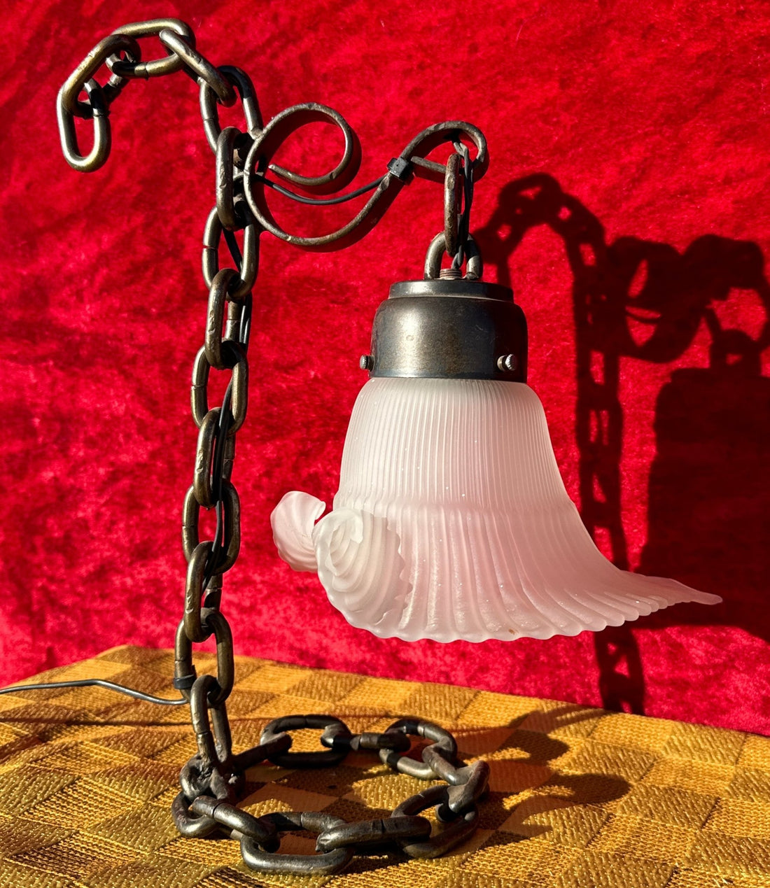 1960's Welded Chain & Flower Shaped Glass Table Lamp - Monte Visión