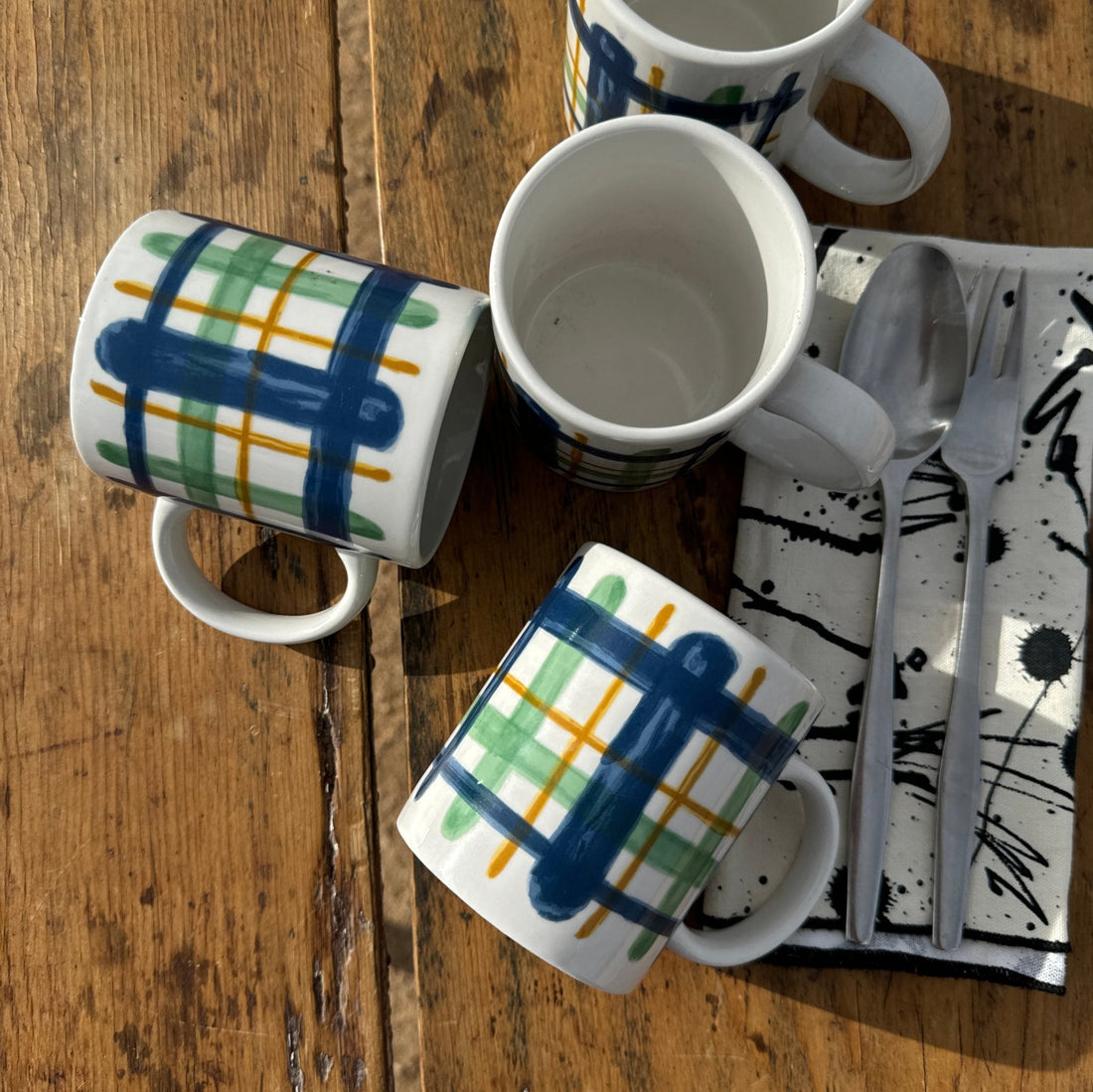 1980's Plaid Print Mugs- Set of 4 - Monte Visión