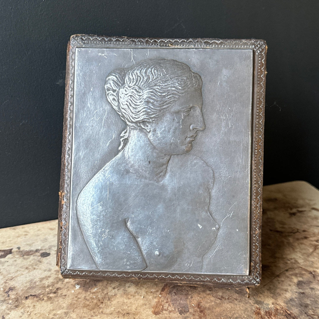 Antique Leather & Tin Engraved Nude Relief Jewelry Box - Monte Visión