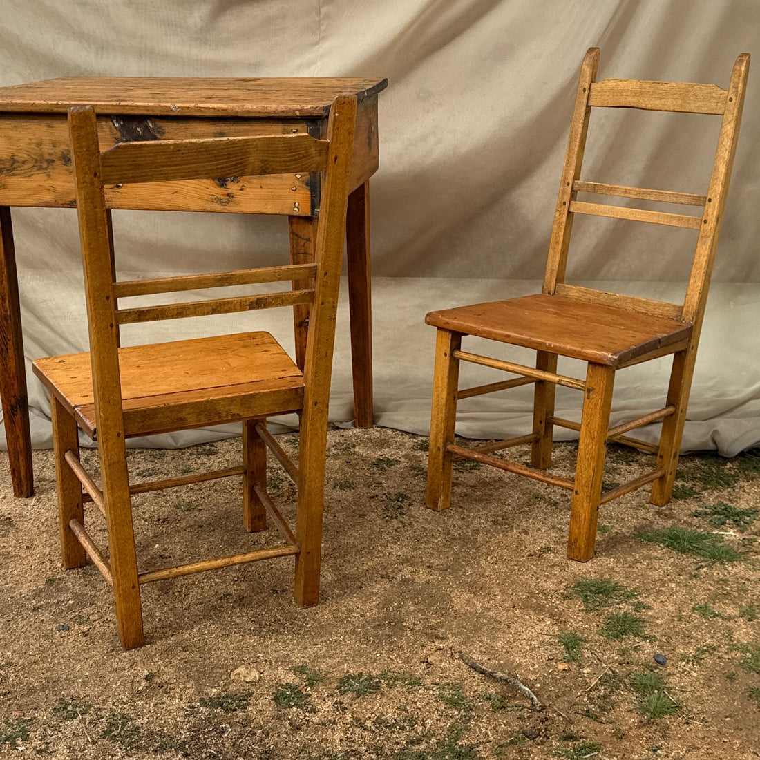 Antique Wood Farm-House Dinette Table With Chairs. - Monte Visión