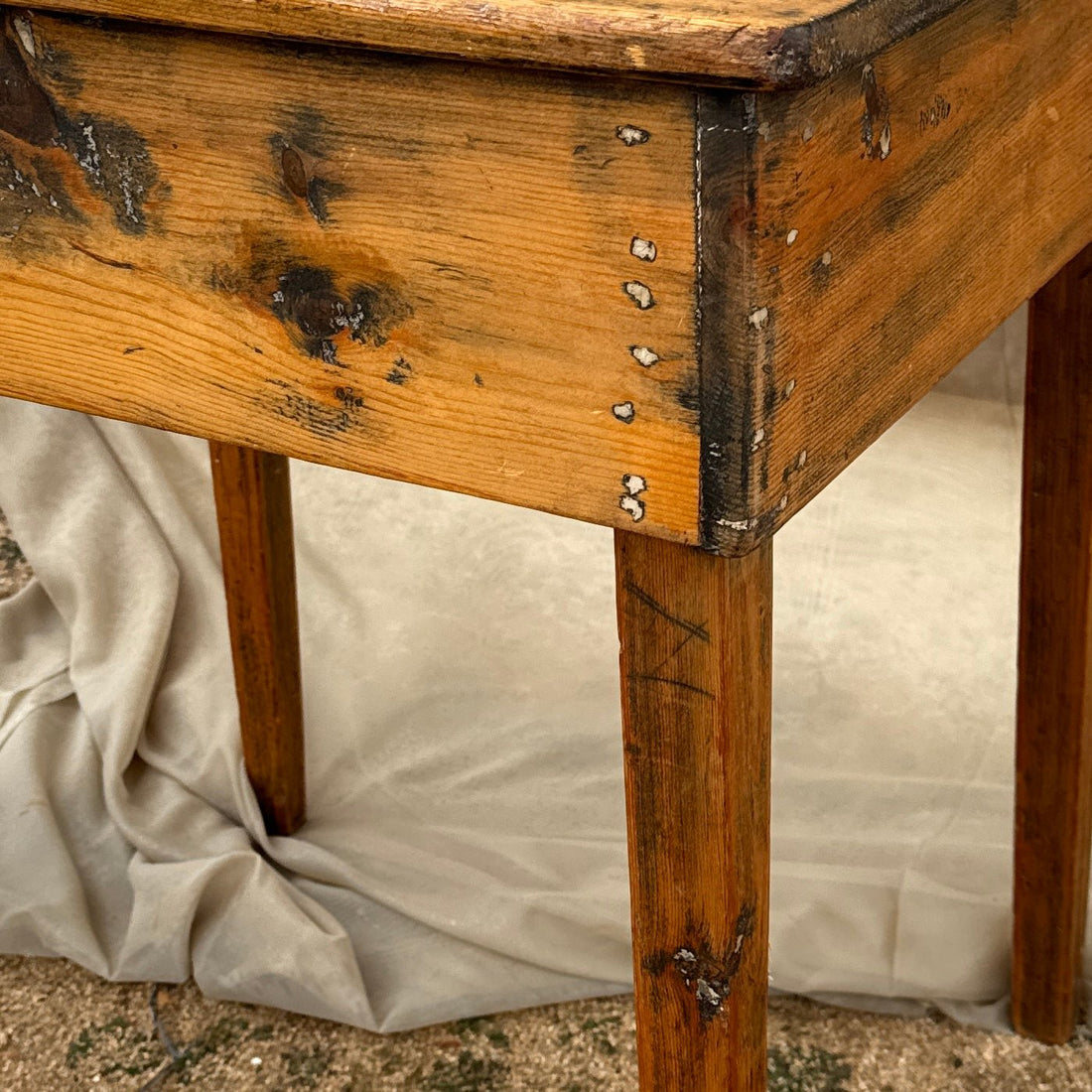 Antique Wood Farm-House Dinette Table With Chairs. - Monte Visión