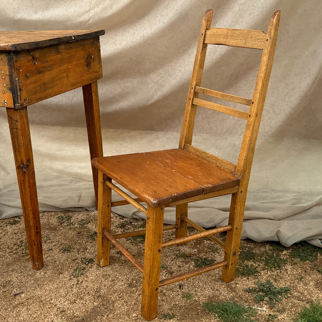 Antique Wood Farm-House Dinette Table With Chairs. - Monte Visión