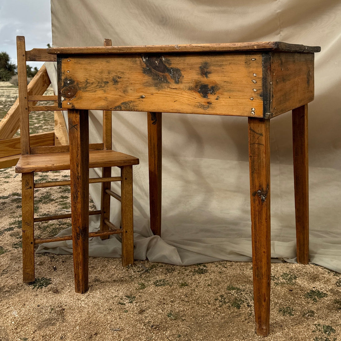 Antique Wood Farm-House Dinette Table With Chairs. - Monte Visión