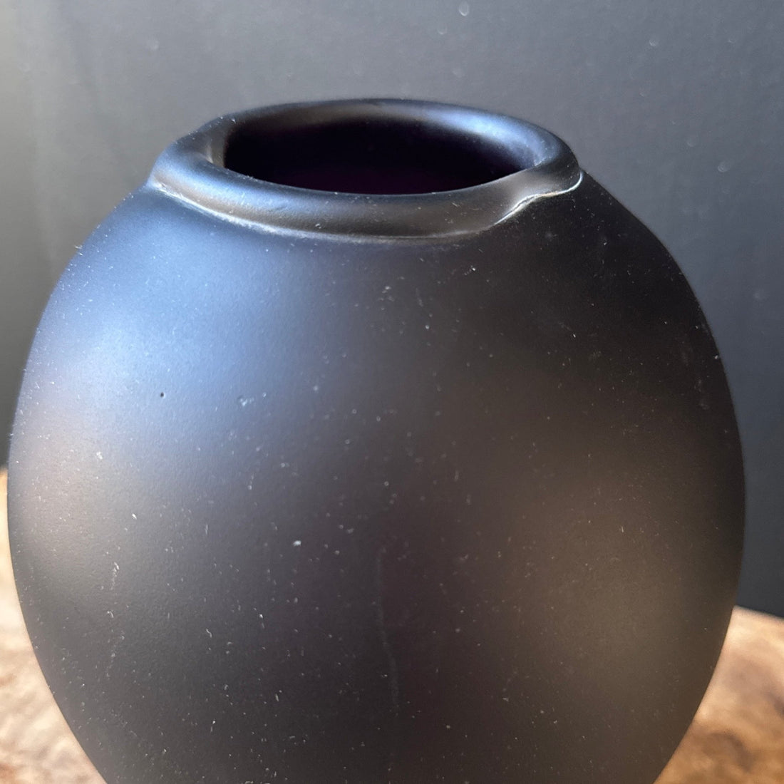 Artist-Made Dark Purple Glass Vase - Monte Visión