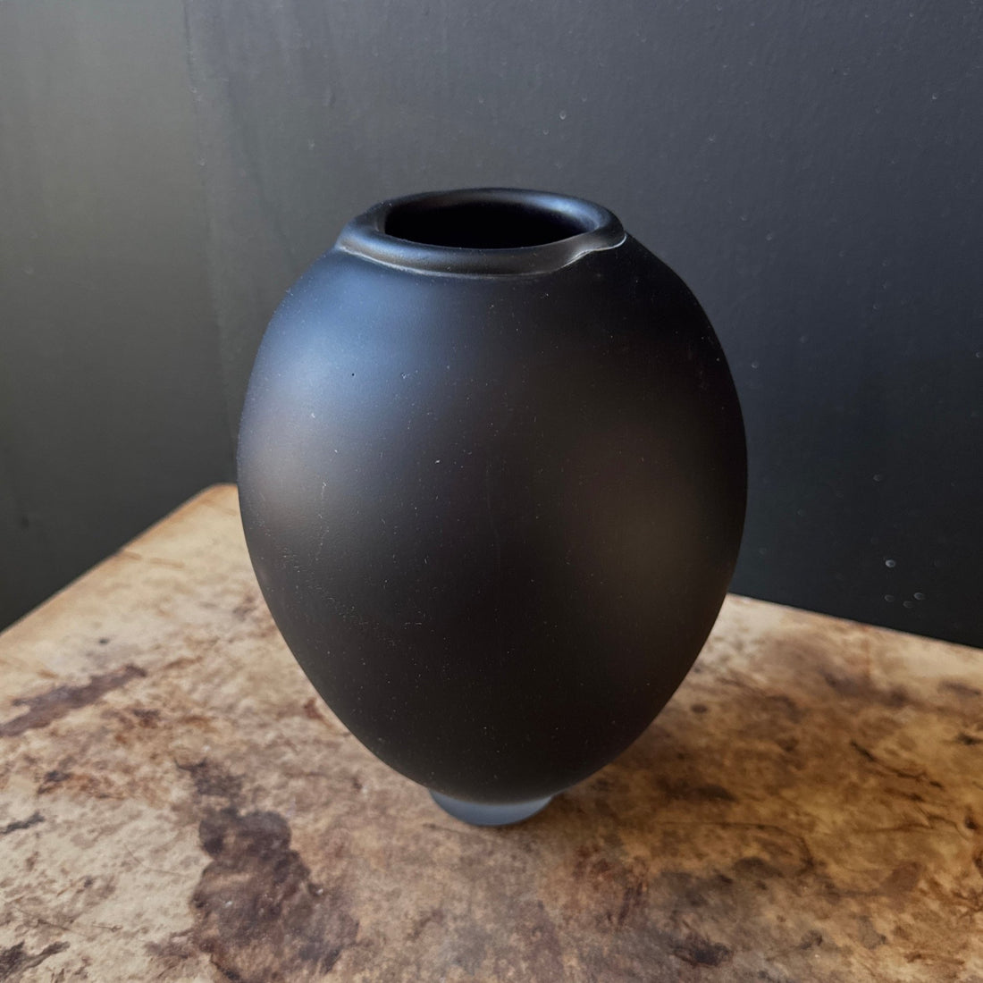 Artist-Made Dark Purple Glass Vase - Monte Visión