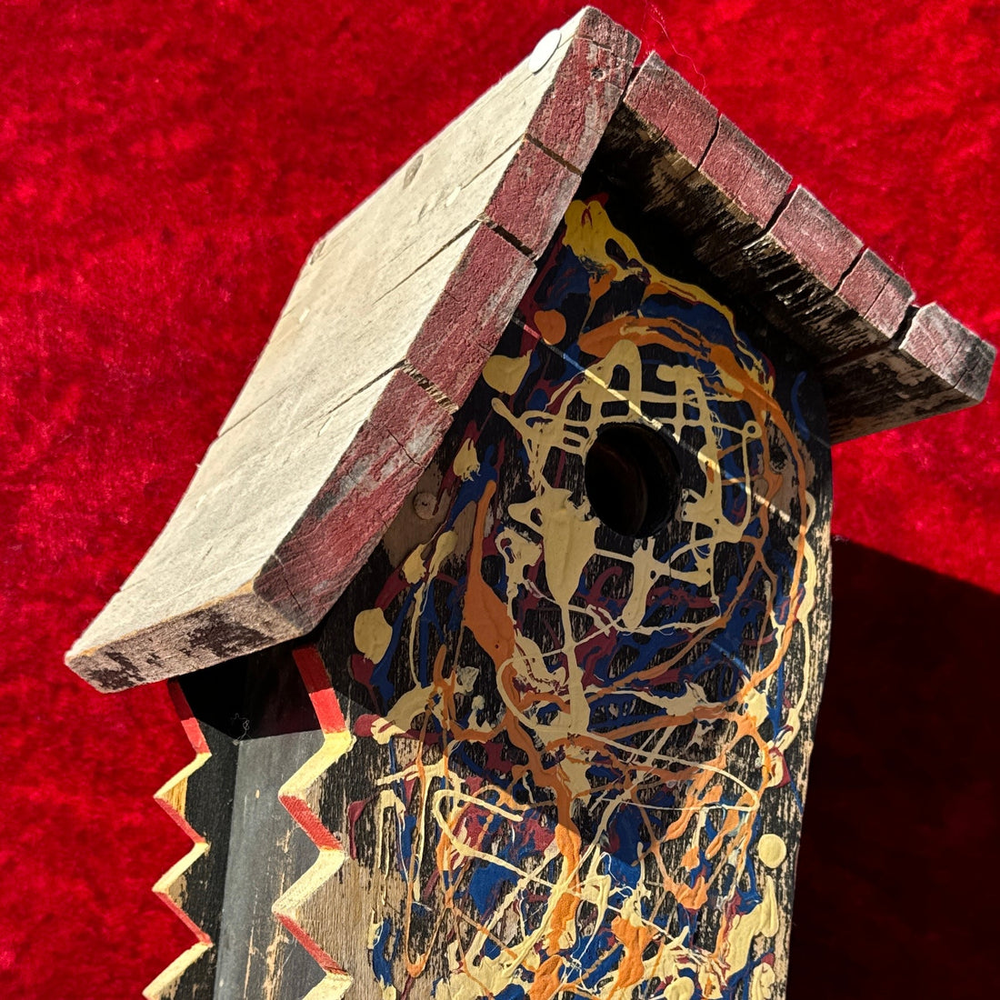 Artist-Made Rustic Postmodern Sawtooth Splatter Paint Bird House. - Monte Visión