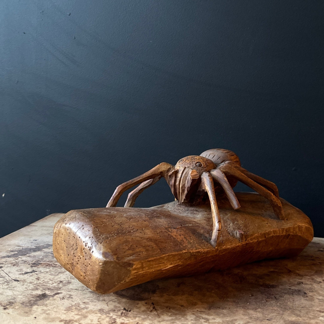 Folk Art Carved Spider On Log - Monte Visión