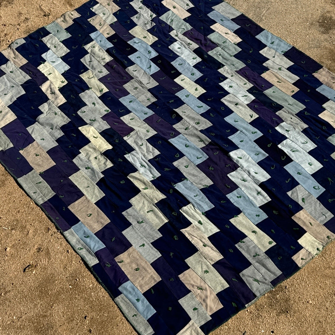 Mid-Century Reversible Blues Quilt - Monte Visión