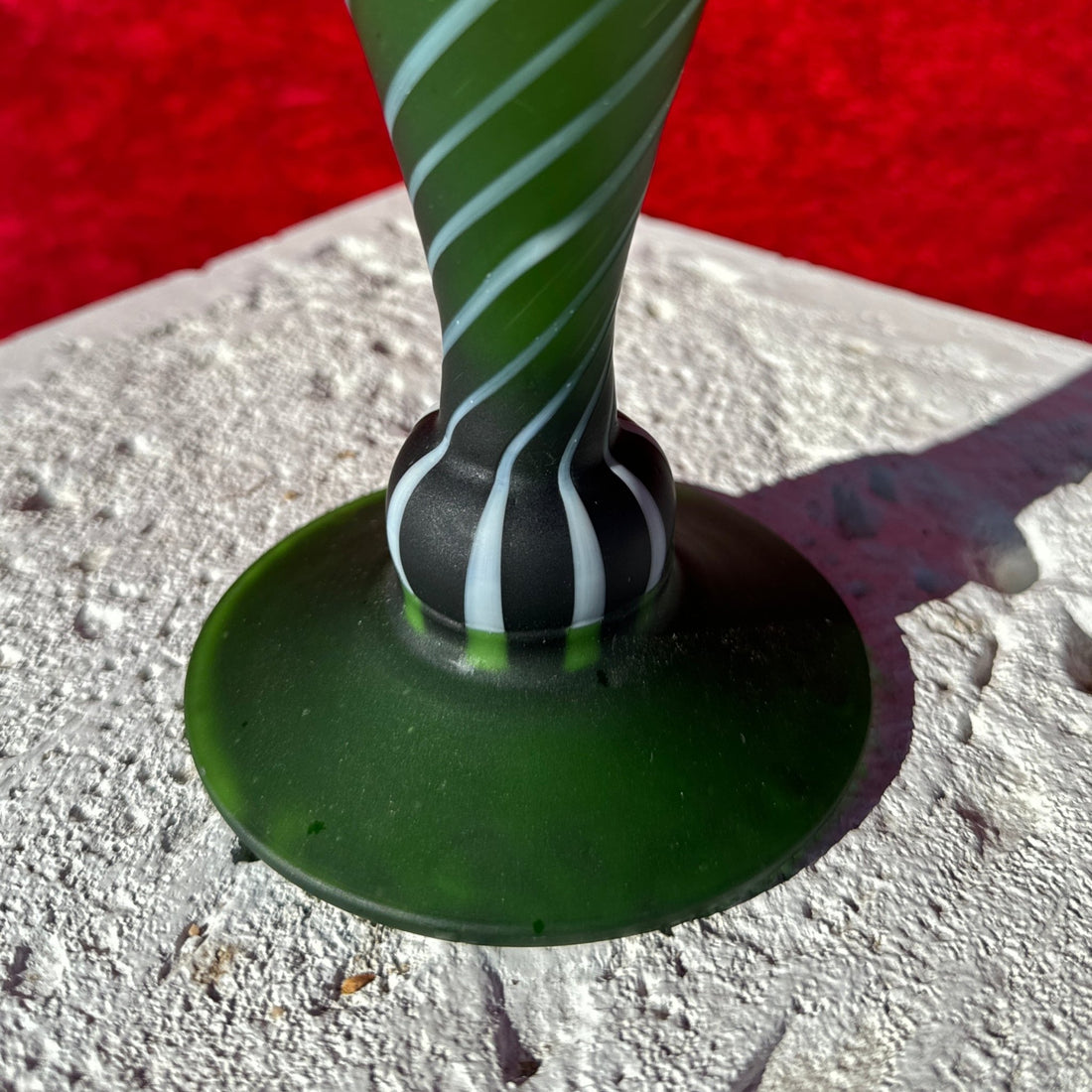 Postmodern Green Glass Swirl Vase - Monte Visión