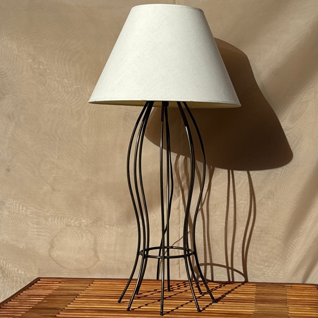 Postmodern Metal Cage Table Lamp - Monte Visión