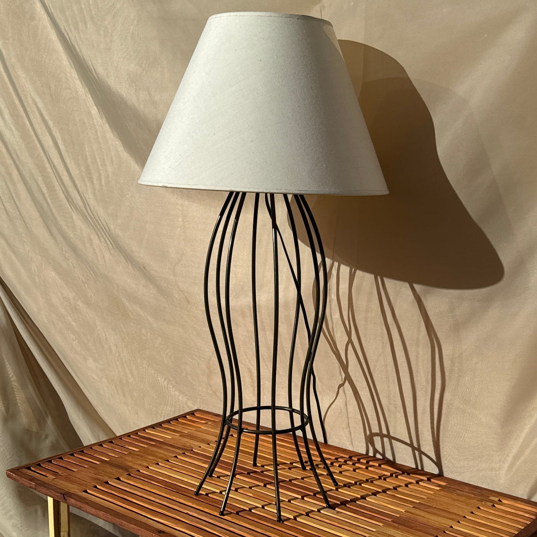 Postmodern Metal Cage Table Lamp - Monte Visión