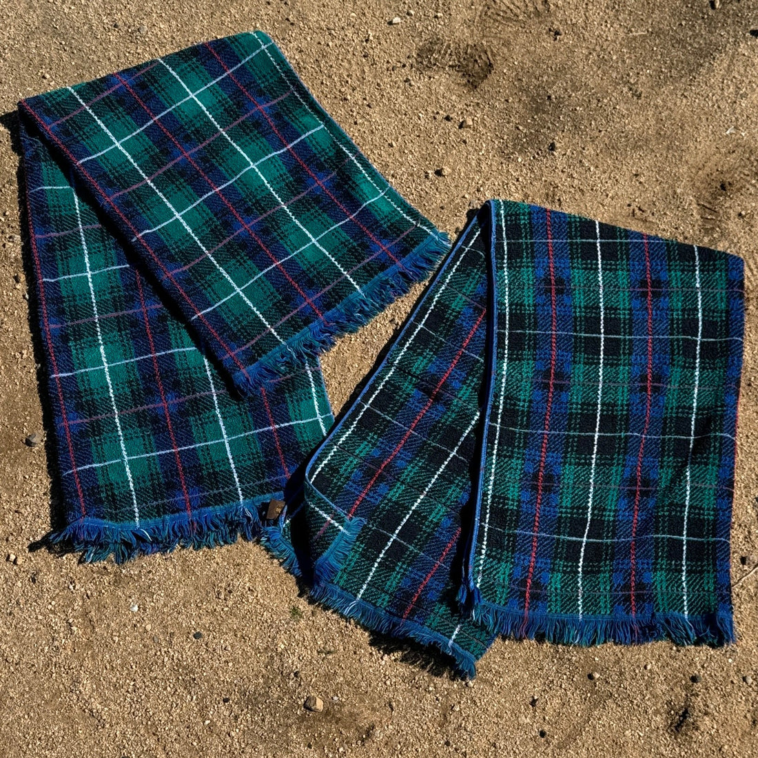 Postmodern Scottish Plaid Bath Towels- Set of 2 - Monte Visión