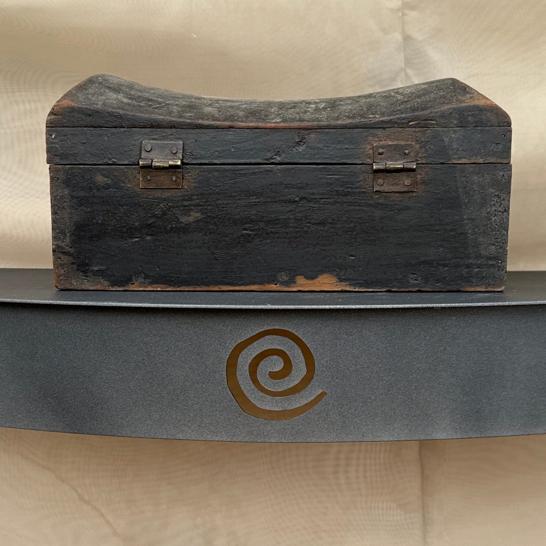 Primitive Artist-Made Sculptural Trinket Box - Monte Visión